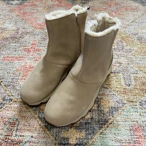Women’s sorel waterproof boots